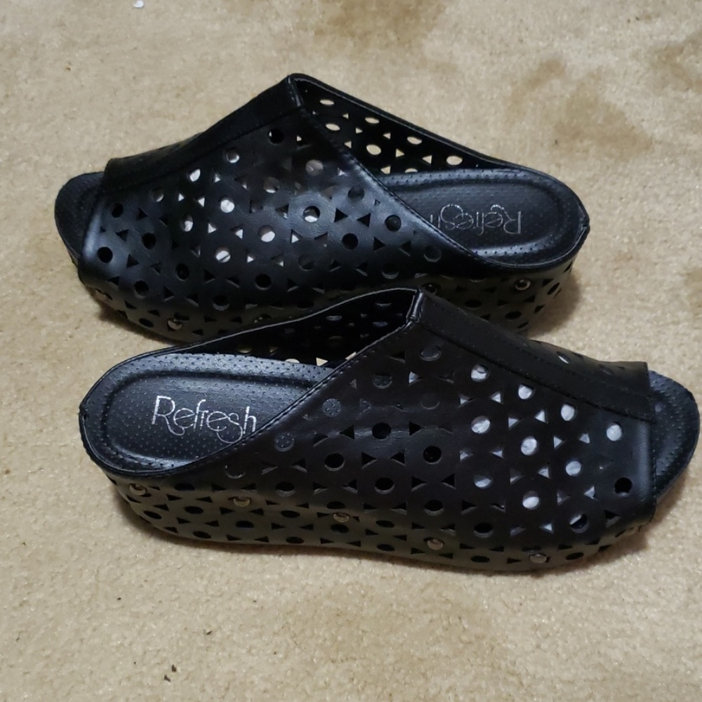 Never worn Refresh wedge Elva-07